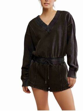 NWT FP Movement Intercept
Romper Free People - Small